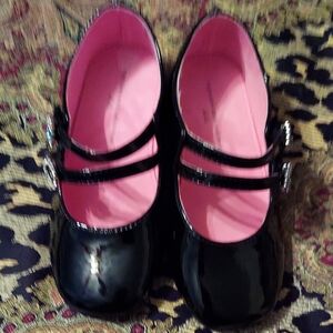 NEW CUPCAKES AND CASHMERE KIDS SHOES